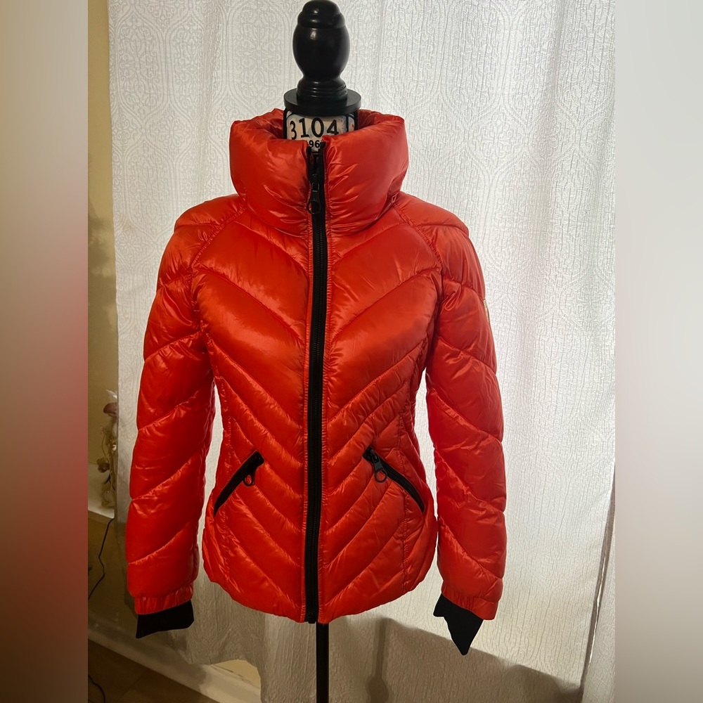 Guess orange women’s puffer jacket size small/ch/p